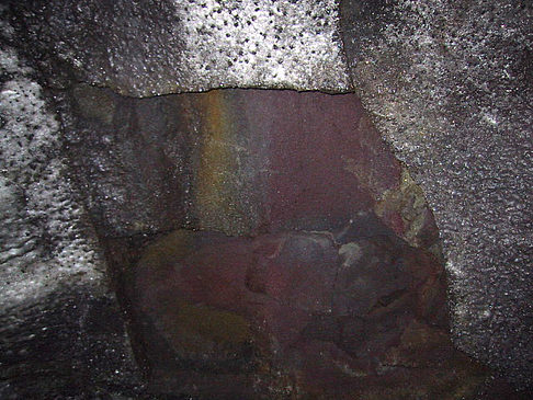 Höhlen in Hawaiis Wäldern